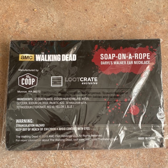 AMC The Walking Dead soap on a rope Daryl’s walker ear necklace - Picture 5 of 5